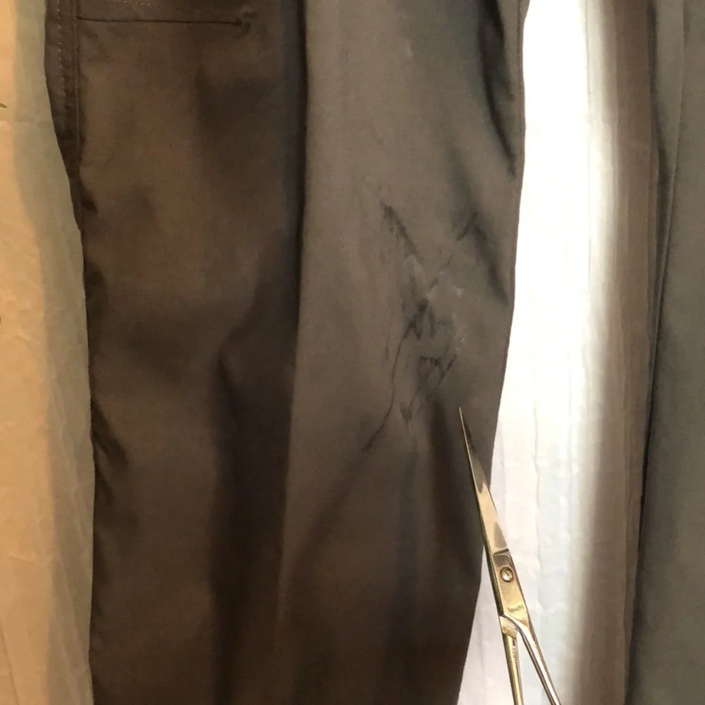 WRANGLER men Sz 40 X 30 gray cargo khaki straight leg pants elastic wais…